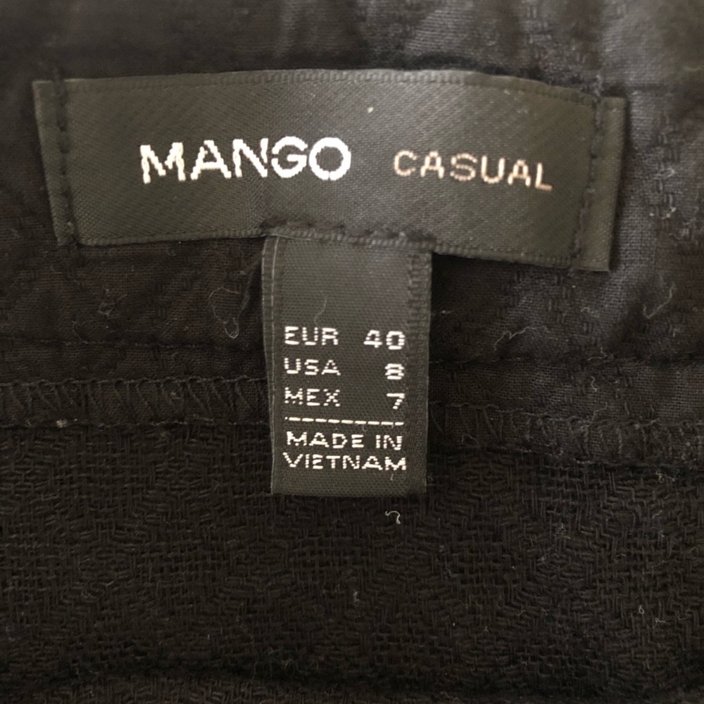 Mango mini black textured skirt, with pockets